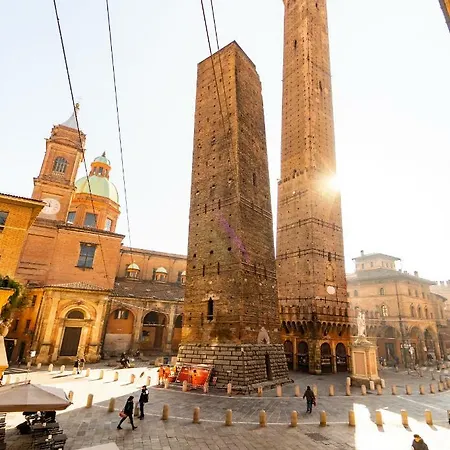 Asinelli Suite, Privilegiata Vista Sulle Due Torri Apartment *