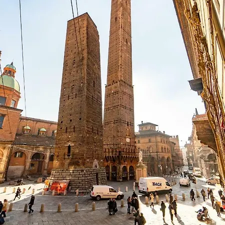Apartment Asinelli Suite, Privilegiata Vista Sulle Due Torri Bologna